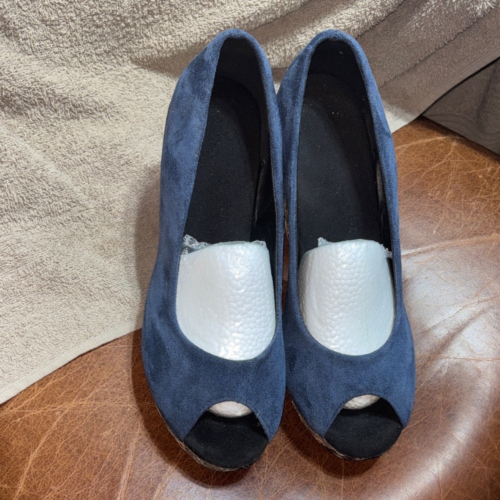 Chic Navy Peep-Toe Heels